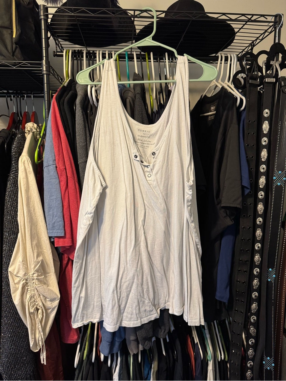 torrid Cream Henley-Style Scoop Tank